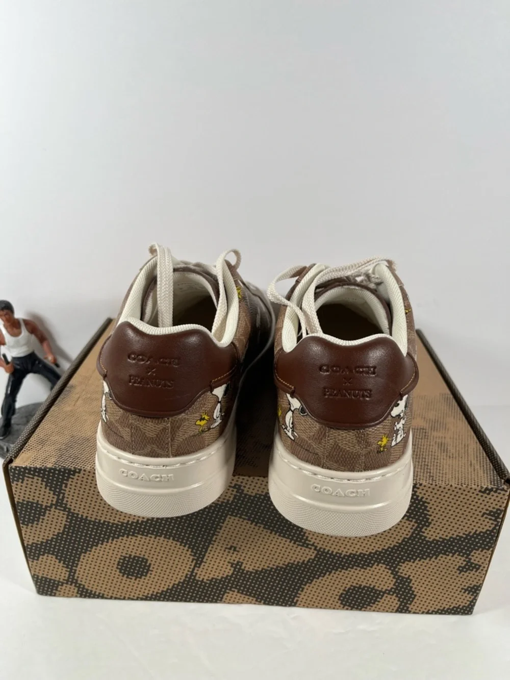 NIB Coach X Peanuts women Sneaker Signature Canvas size 9B - Picture 4 of 7